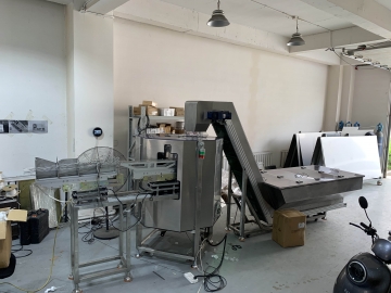 Large Capacity and High Output  Centrifugal Feeders and Elevator Feeders Enlarge the Hopper for Packaging Machine