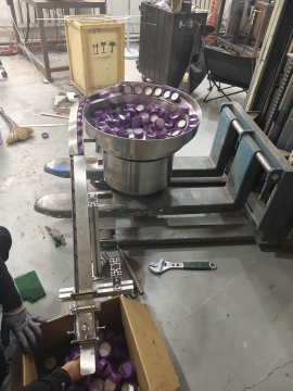 Vibrating Feeder Bowl Feeding Machine with Capping Machine for Bottle Caps