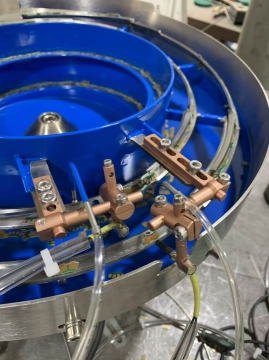 Double-line Feeding Machine Vibratory Bowl Feeder Equipped with a Visual Sensor