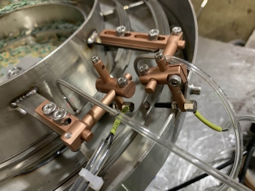 Double-line Feeding Machine Vibratory Bowl Feeder Equipped with a Visual Sensor