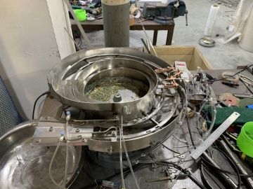 Double-line Feeding Machine Vibratory Bowl Feeder Equipped with a Visual Sensor