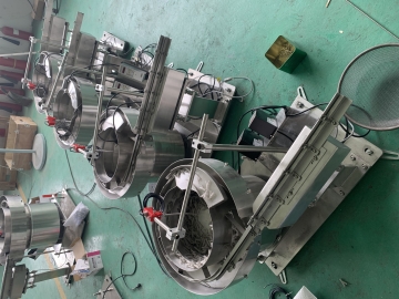 Y-type Three-way Infusion Tube Vibrating Bowl Feeder Equipped with a Linear Vibrator