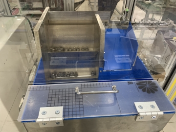 Auto Parts Nut Displacement Feeder Step Feeder With Direct Vibration and Offset Feeder